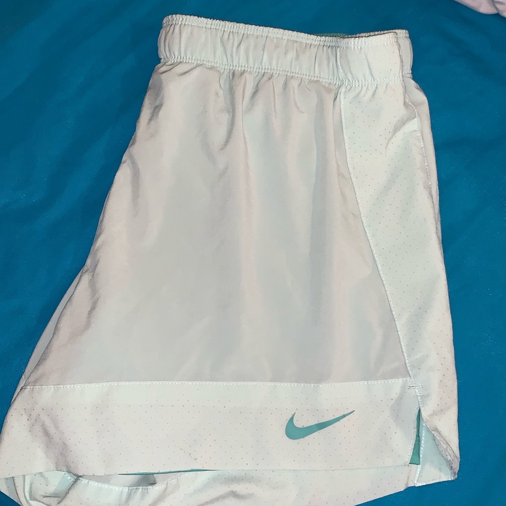 NIKE 2 in 1 SHORT